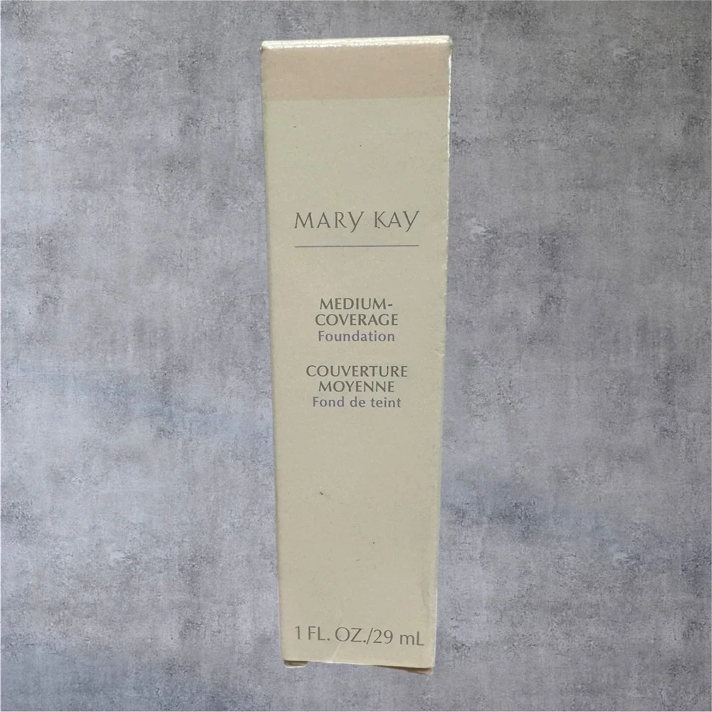 Mary Kay Medium Coverage Foundation 355100 1oz Ivory 104 New Liquid Gray Cap